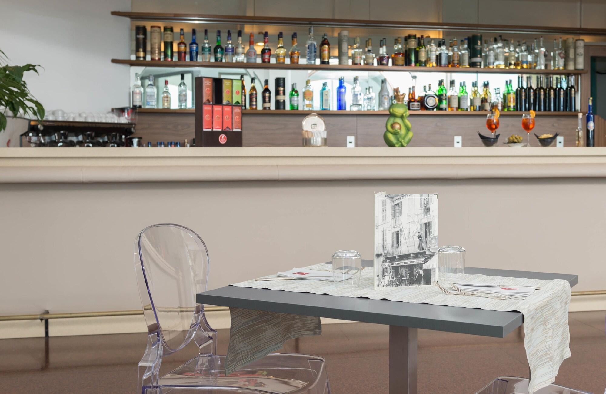 Bar/Salón Lake Maggiore Dependance