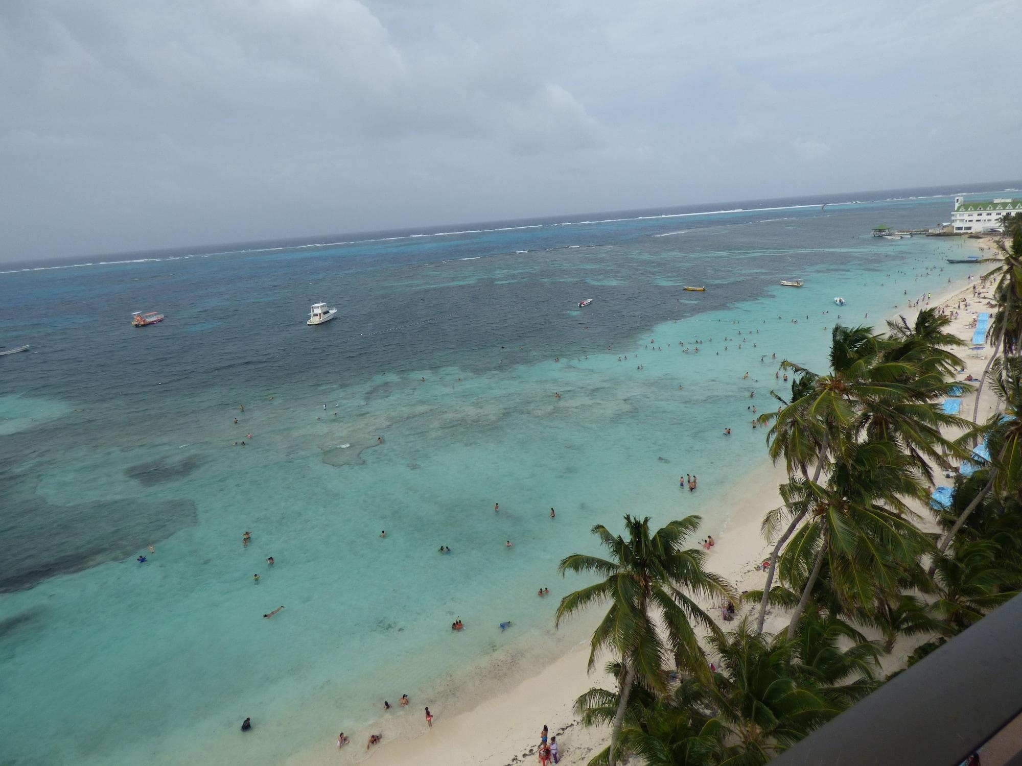 Playa Kristhal Plaza