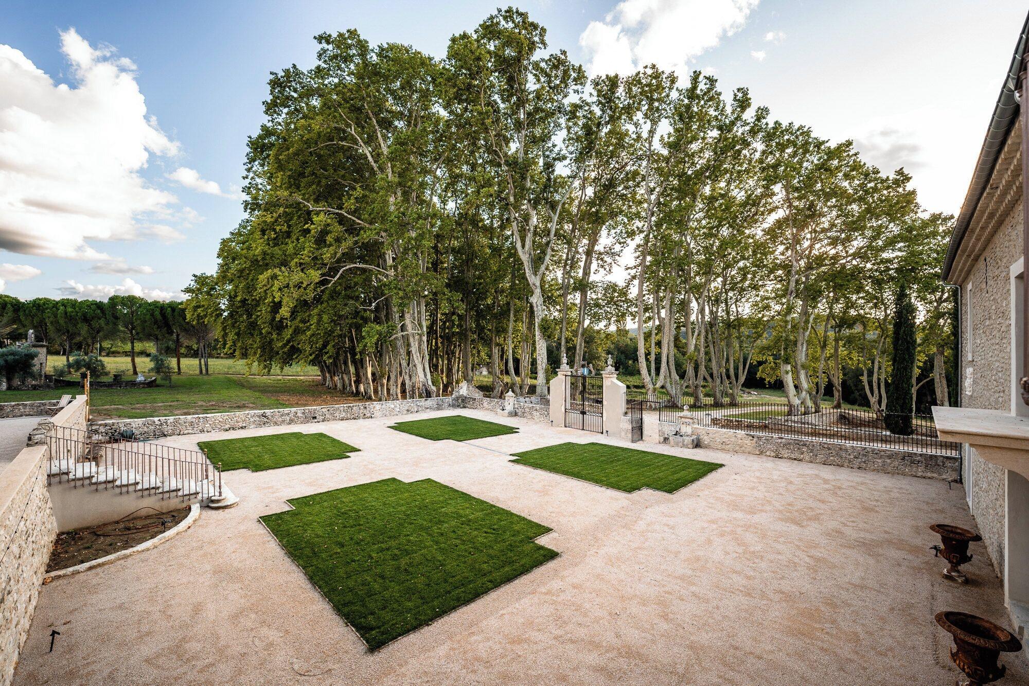 Vista Exterior Château de Taulignan