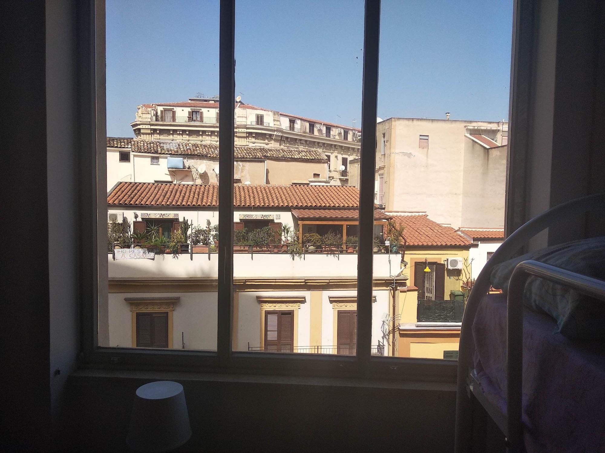 Vista Exterior Under40 - Students Apartment - Adults Only