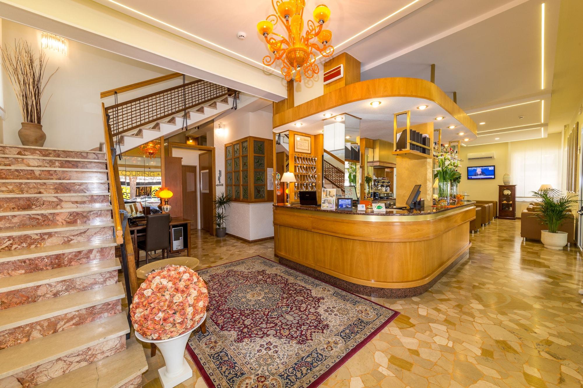 Vista Lobby Hotel Touring