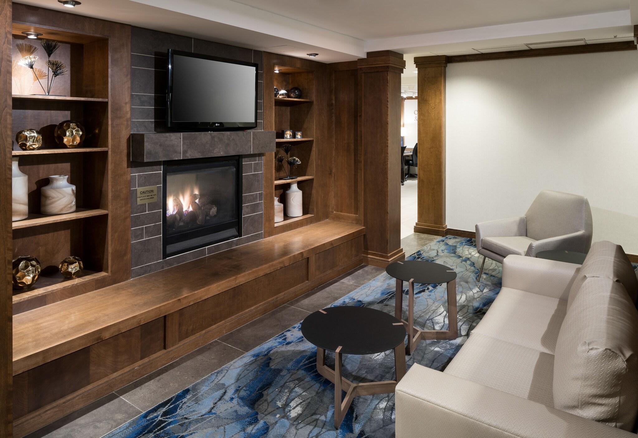 Vista Lobby Fairfield Inn & Suites by Marriott South Bend at Notre Dame