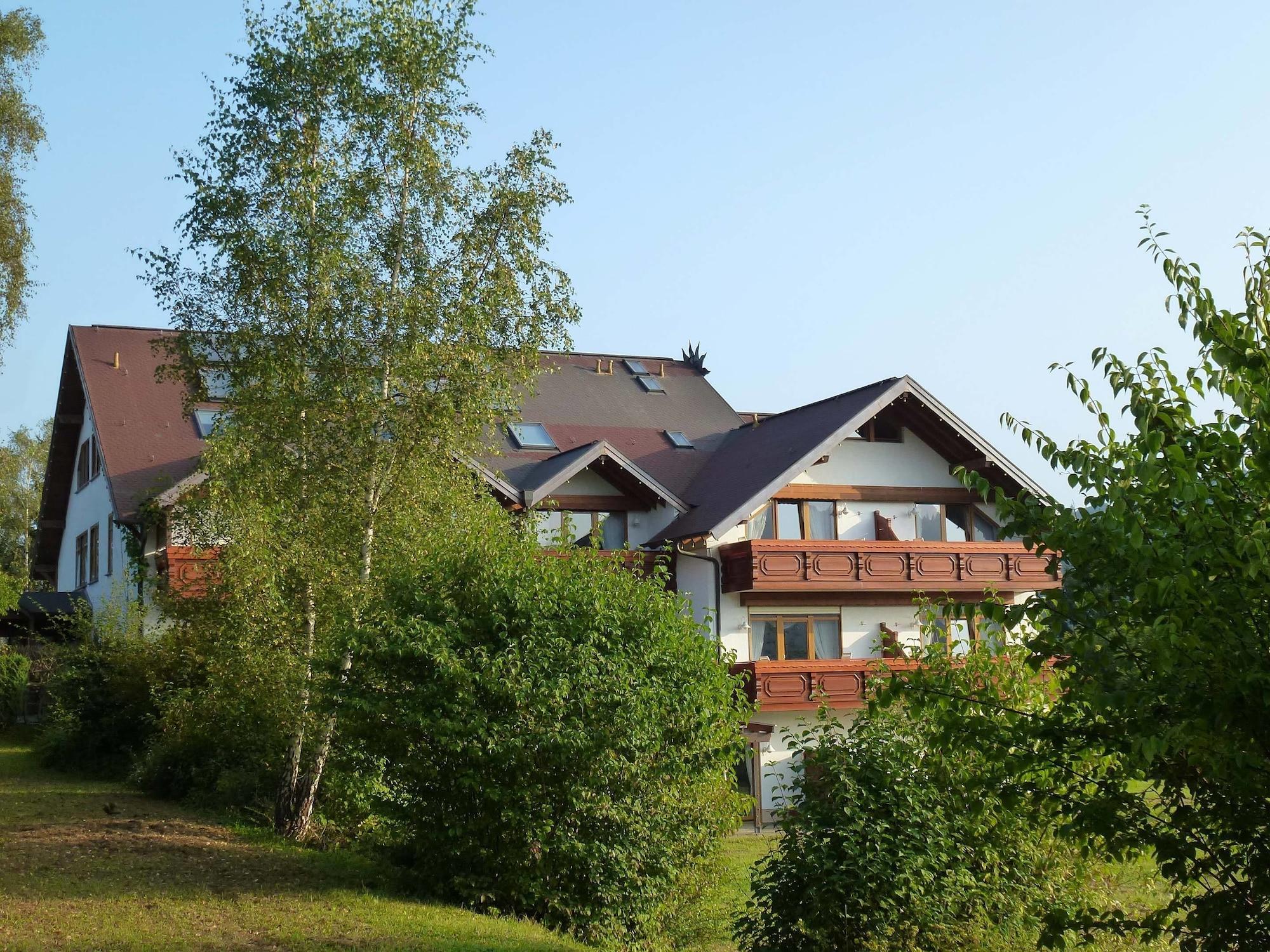 Vista Exterior Hotel Restaurant Landhaus Sonnenhof
