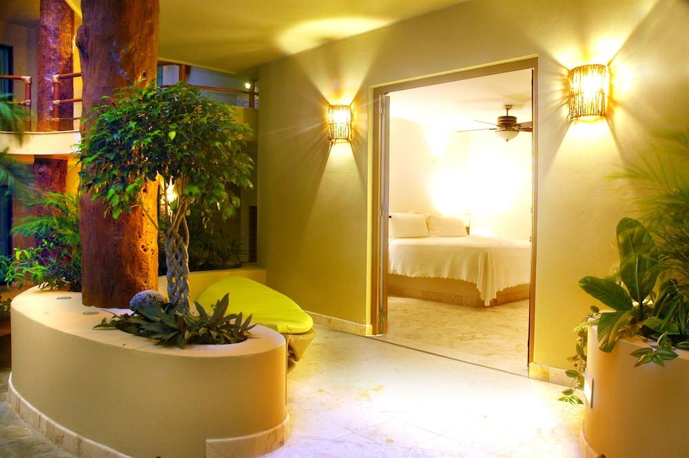 Hotel Maya Villa Condo Hotel