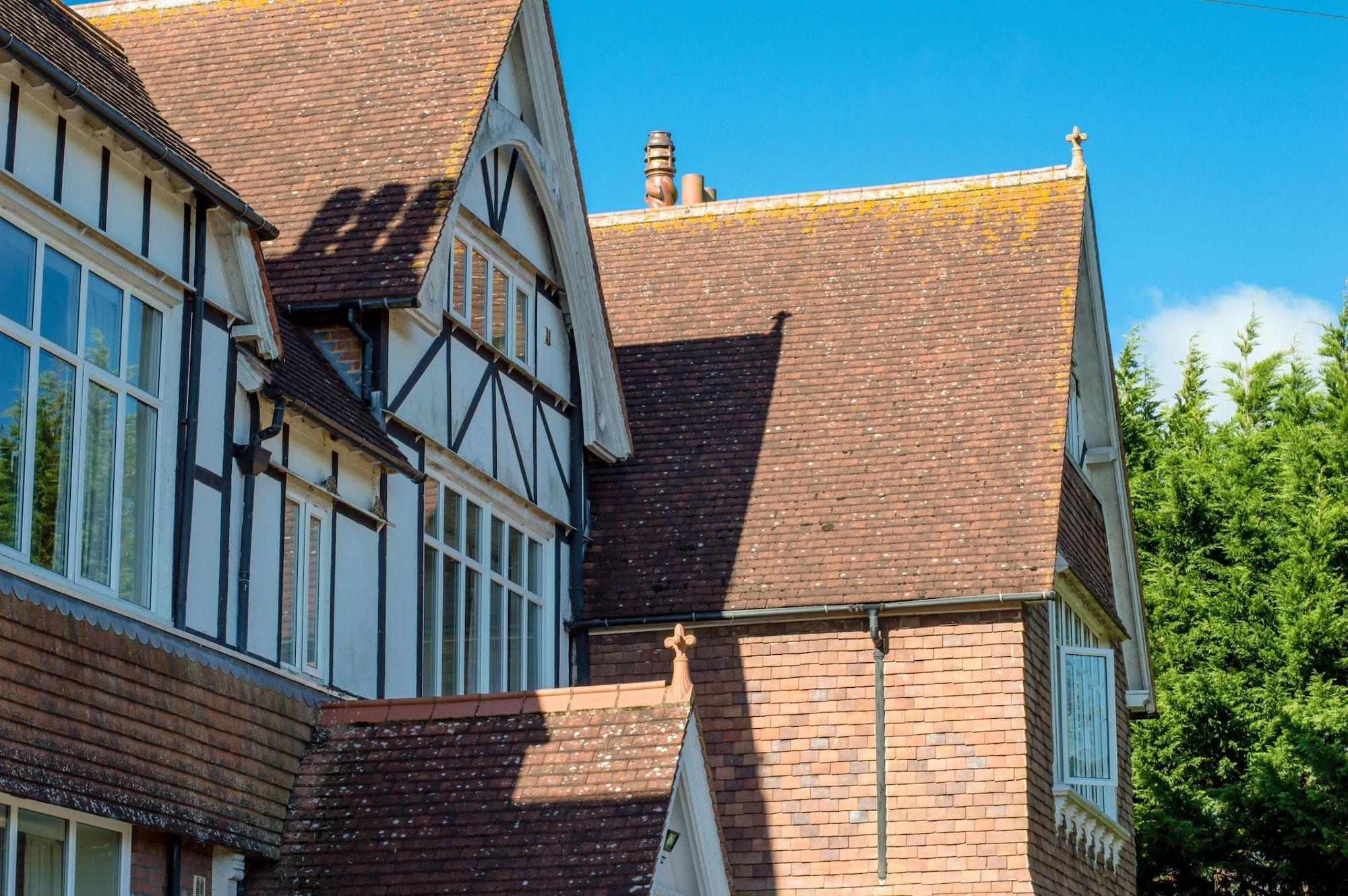 Vista Exterior The Grange Court Hotel