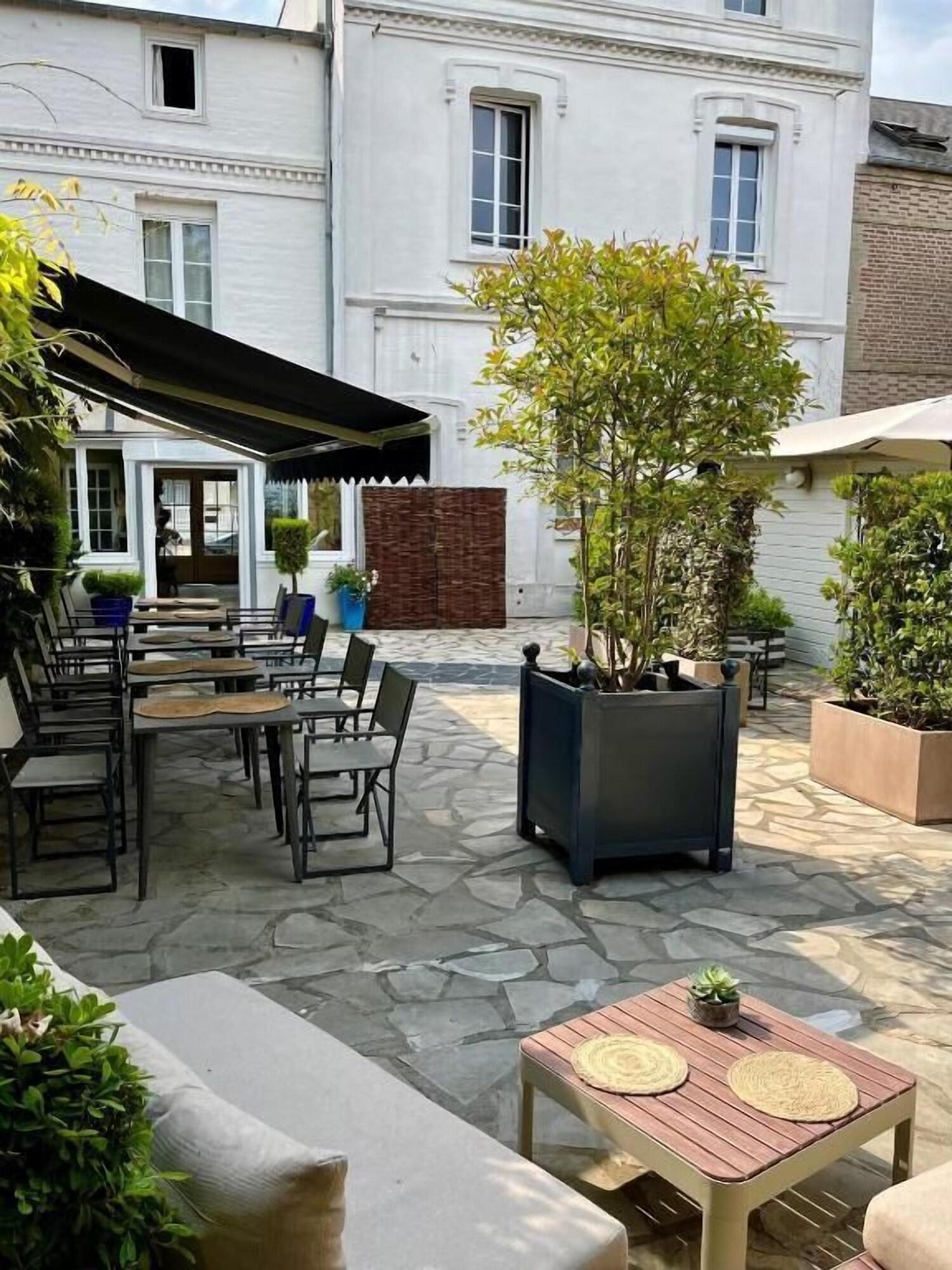 Equipamiento de Habitación Hôtel Le Patio