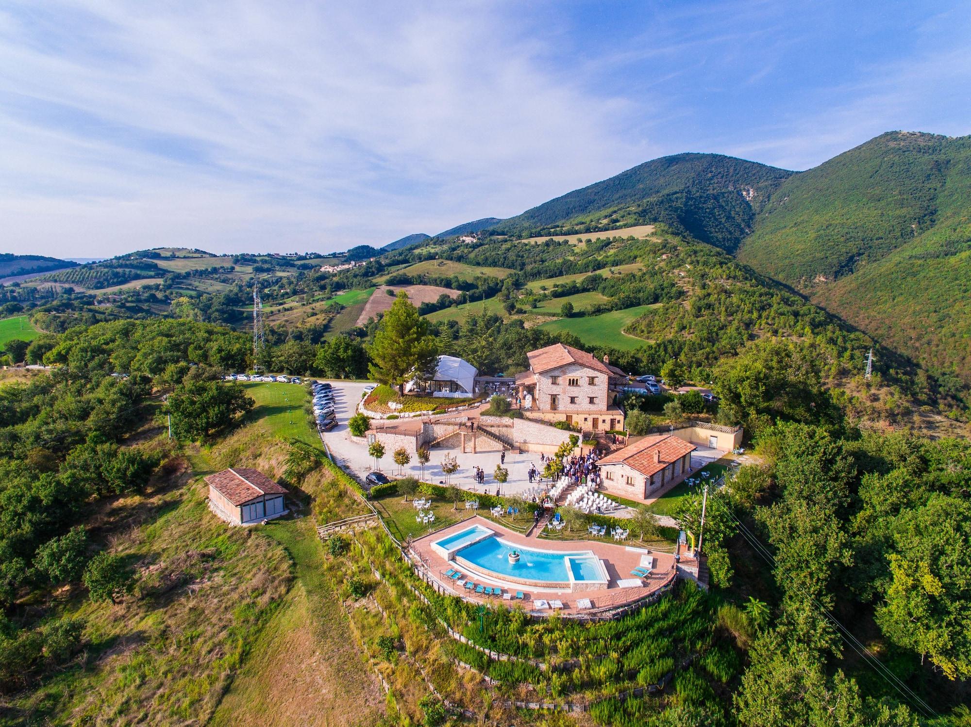 Varios La Castellaia Resort