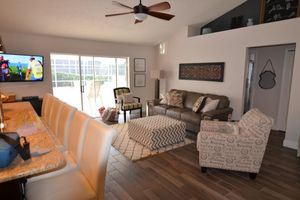 Alquiler Vacacional - 3 BR VILLA. Large pool.  Hot tub.  25 min to Disney. 2 King Size Beds, 1 queen