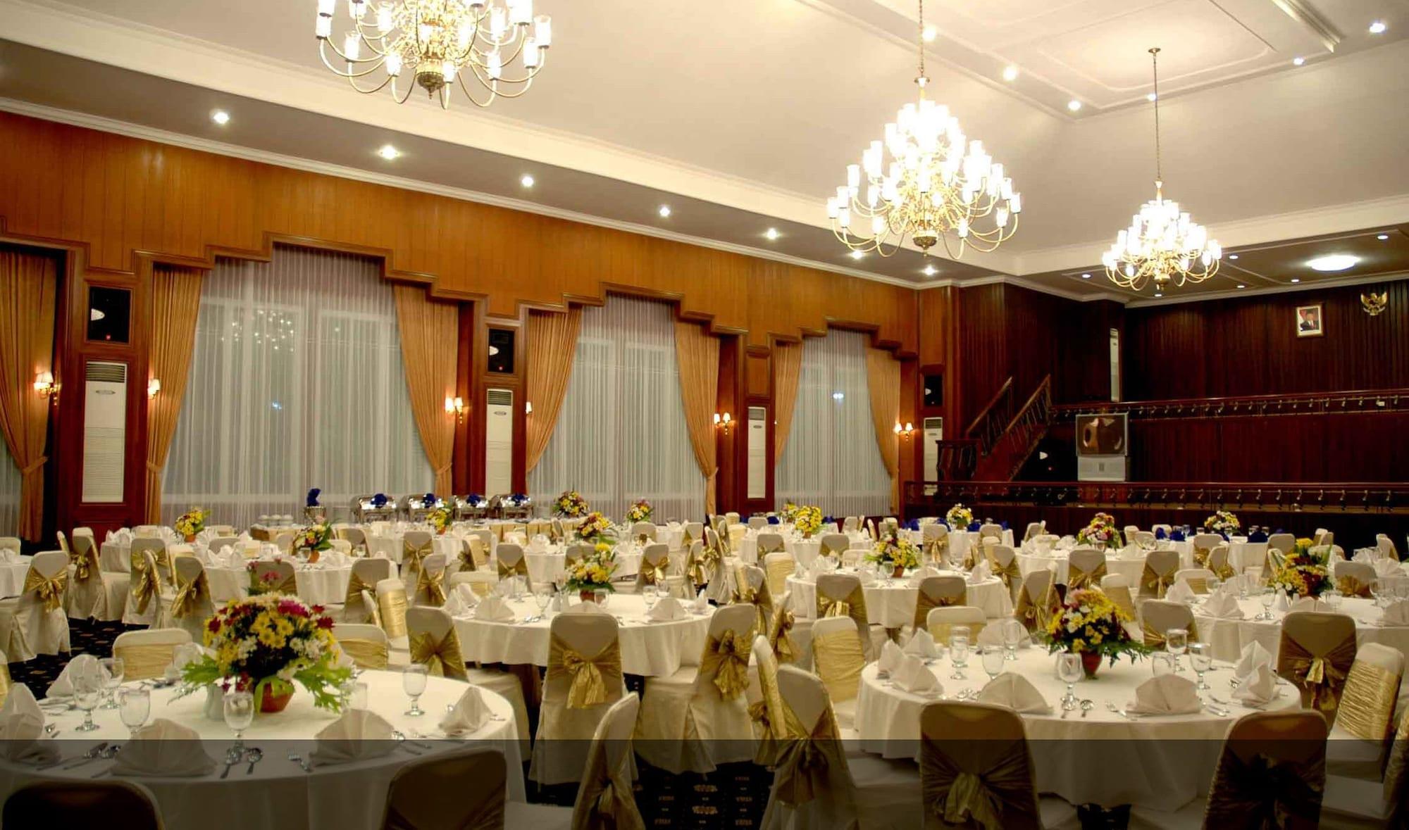 Salón de Baile Royal Senyiur Hotel Pasuruan