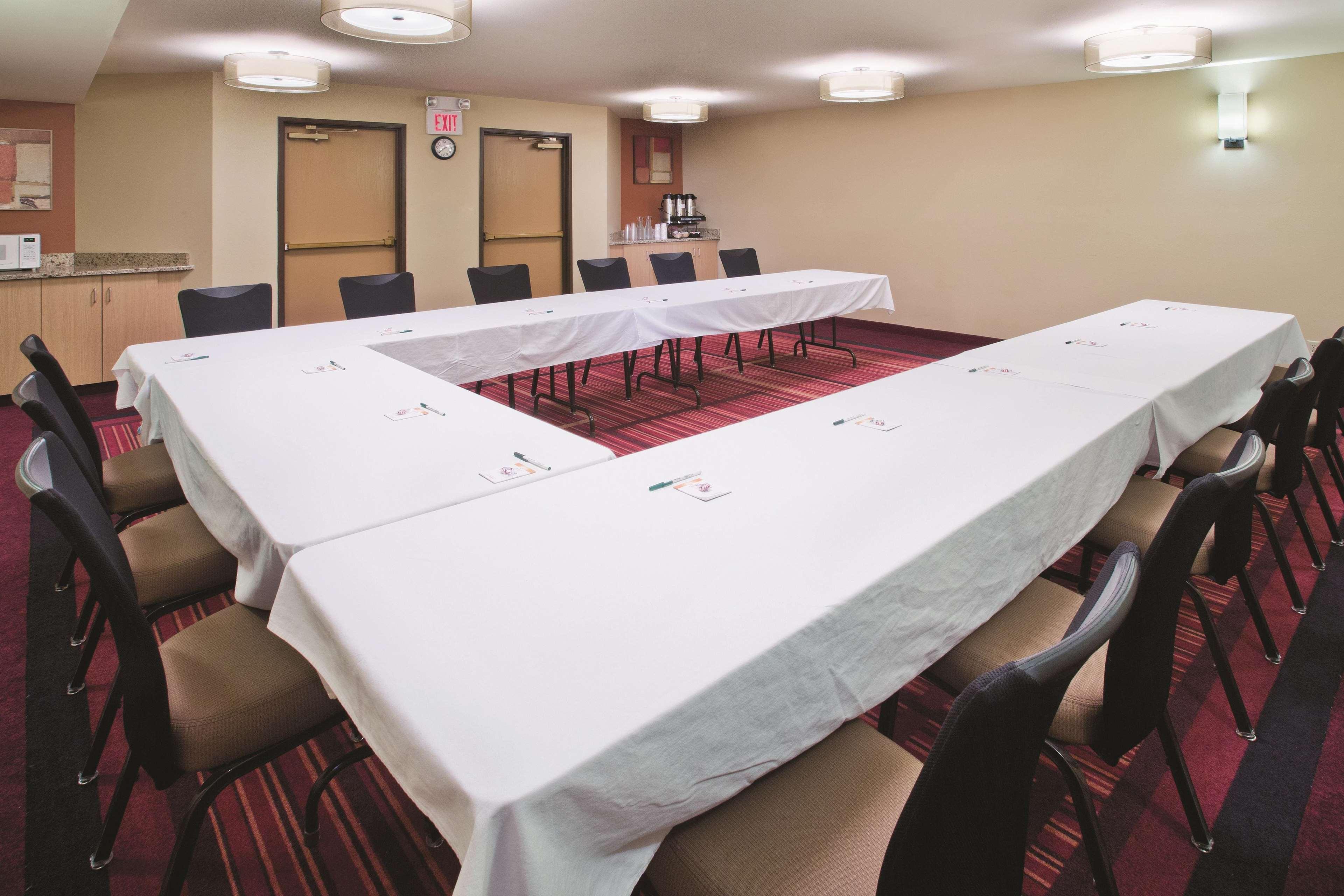 Centro de Negocios La Quinta Inn Suites By Wyndham Helena