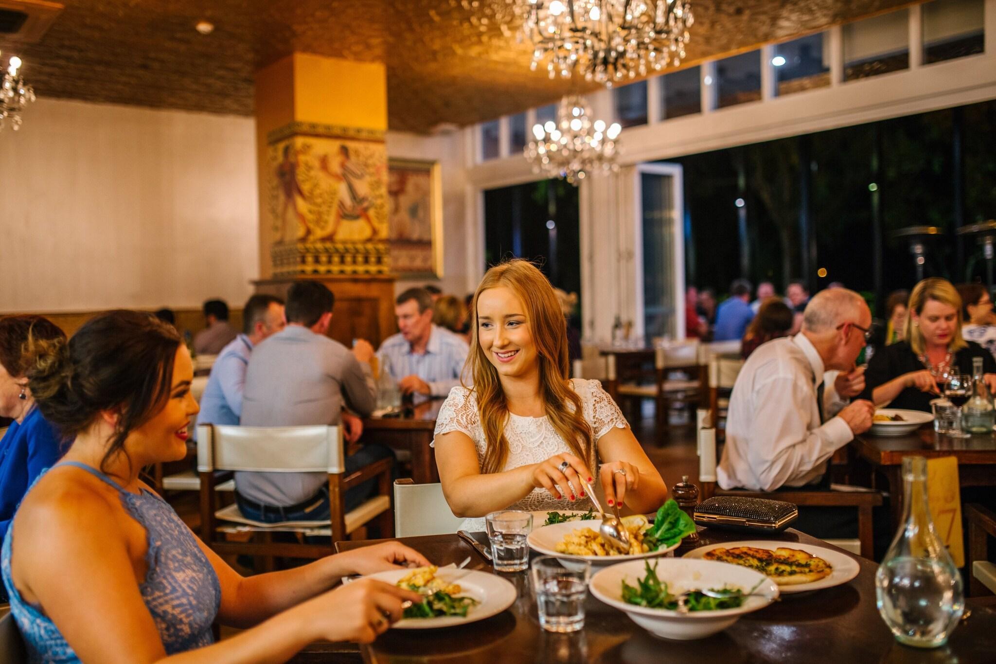 Restaurant Empire Apartment Hotel