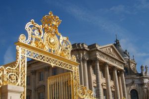 Actividad - Visita de medio día a Versalles y Jardines con audioguía desde París con acceso prioritario