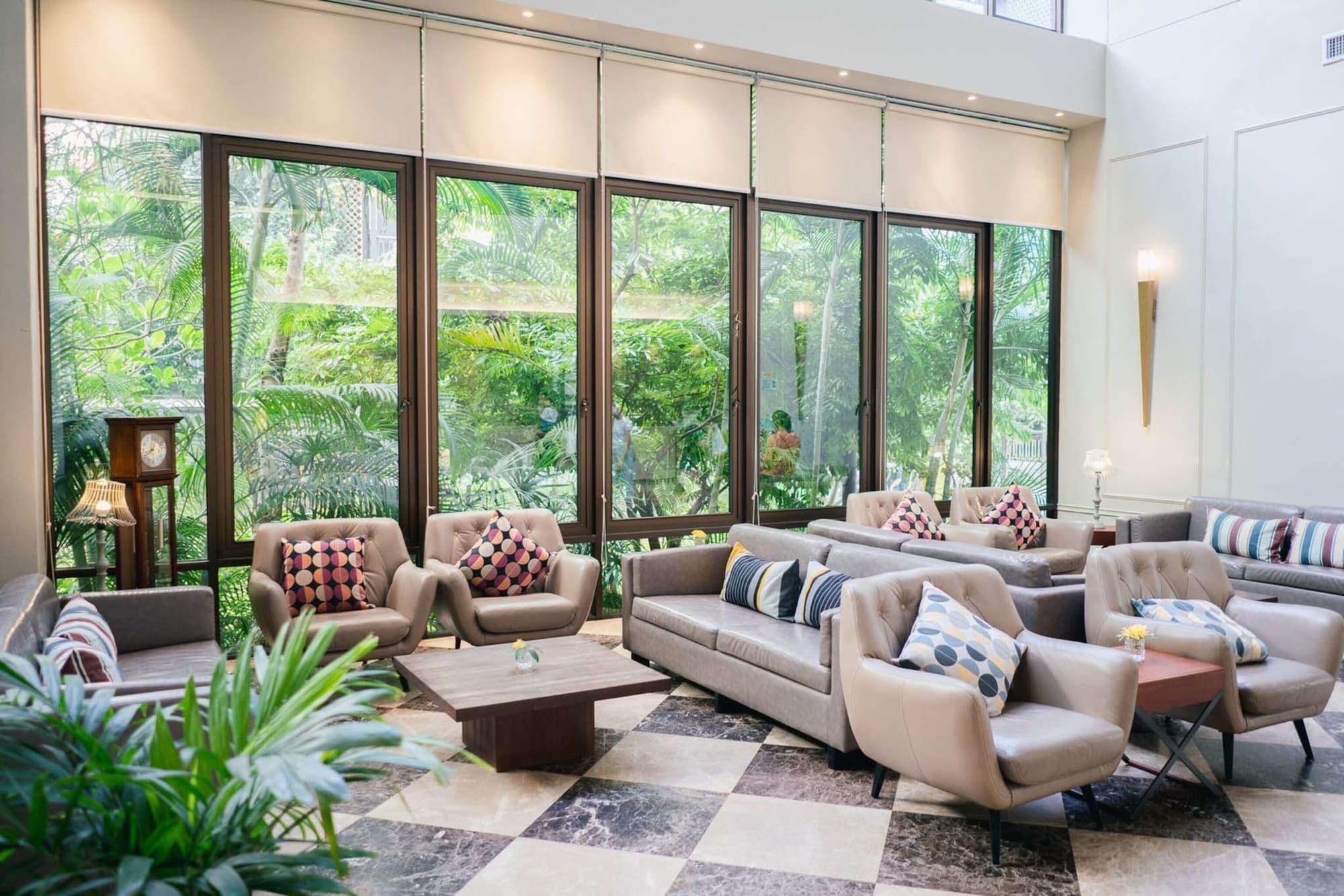 Vista Lobby Balcony Courtyard Sriracha Hotel Serviced Apartmen