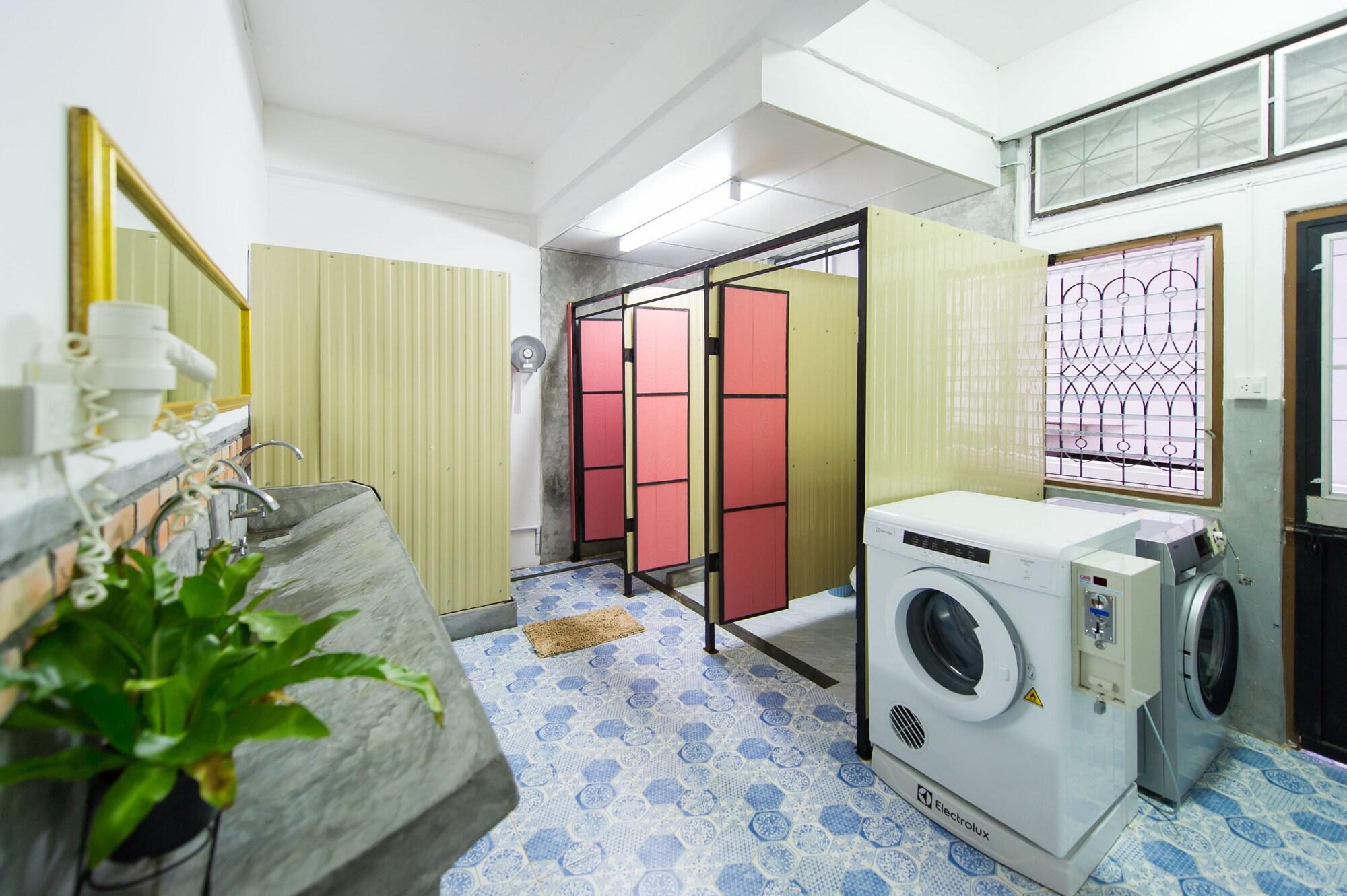 Equipamiento de Habitación The Neighbors Hostel - Adults Only