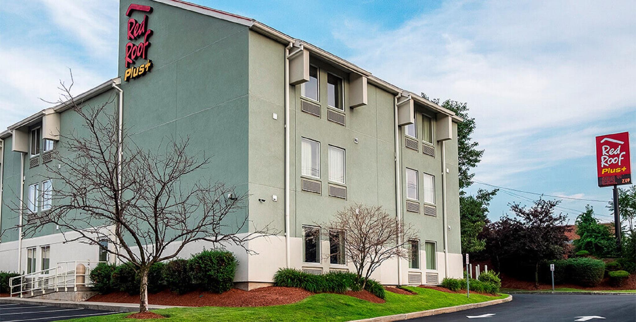 Vista Exterior Red Roof Inn PLUS+ Boston - Logan