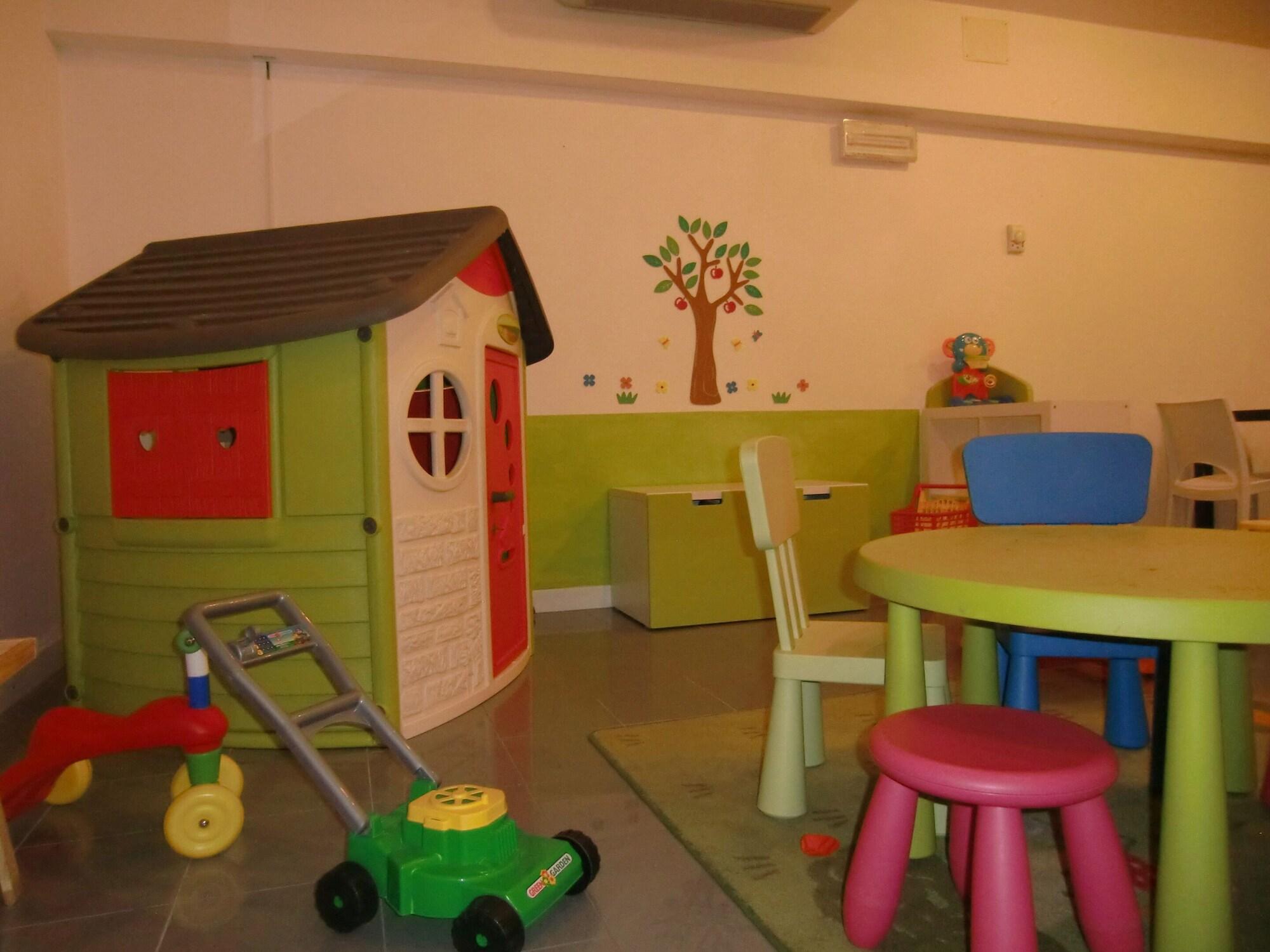 Instalaciones Recreativas Hotel Desire'