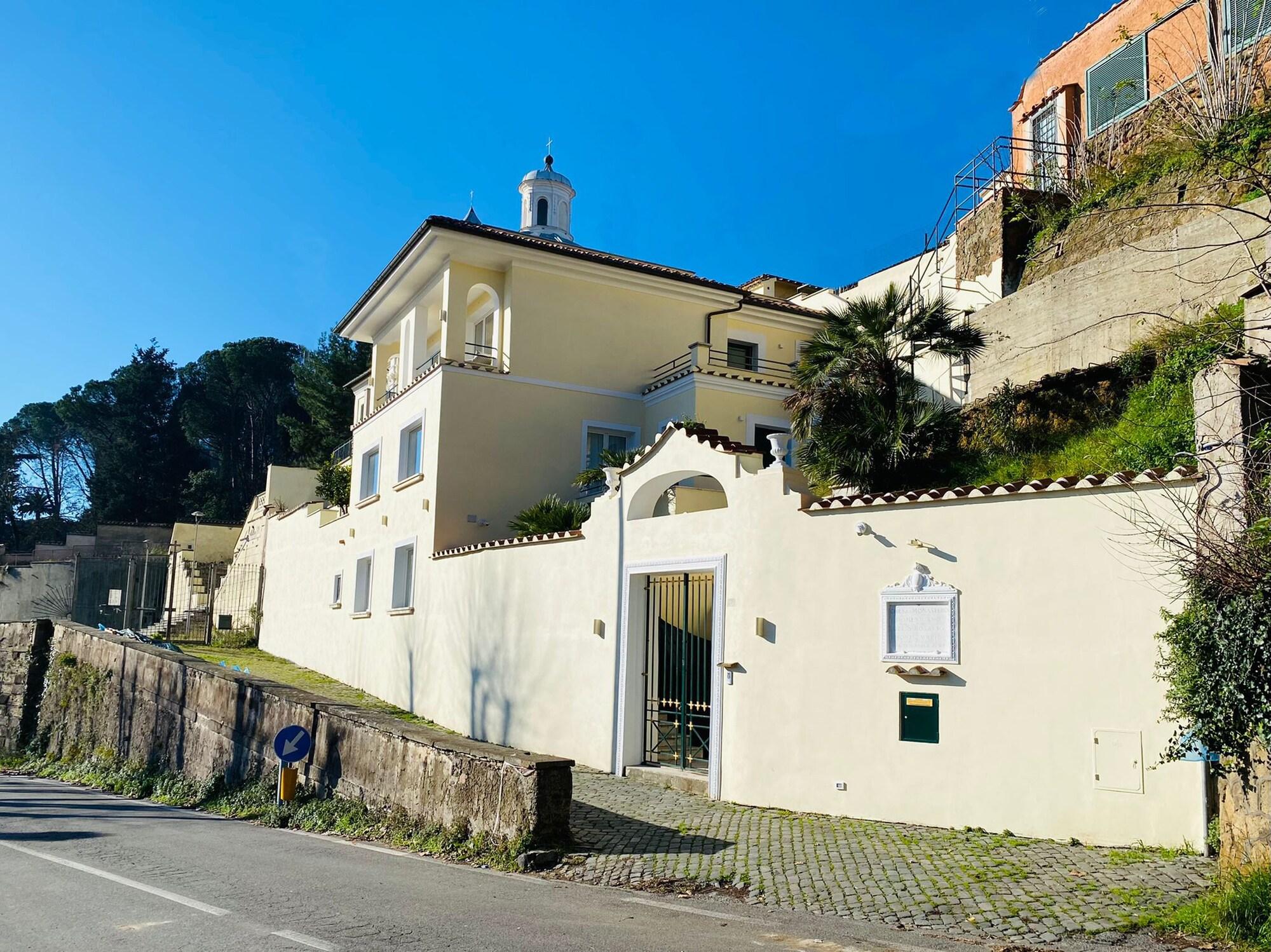 Varios Monastero dei Santi