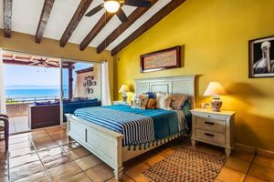 Renta Vacacional - Oceanfront Condo With Pool, Balcony, Amazing Views, Washer/dryer, & Partial AC