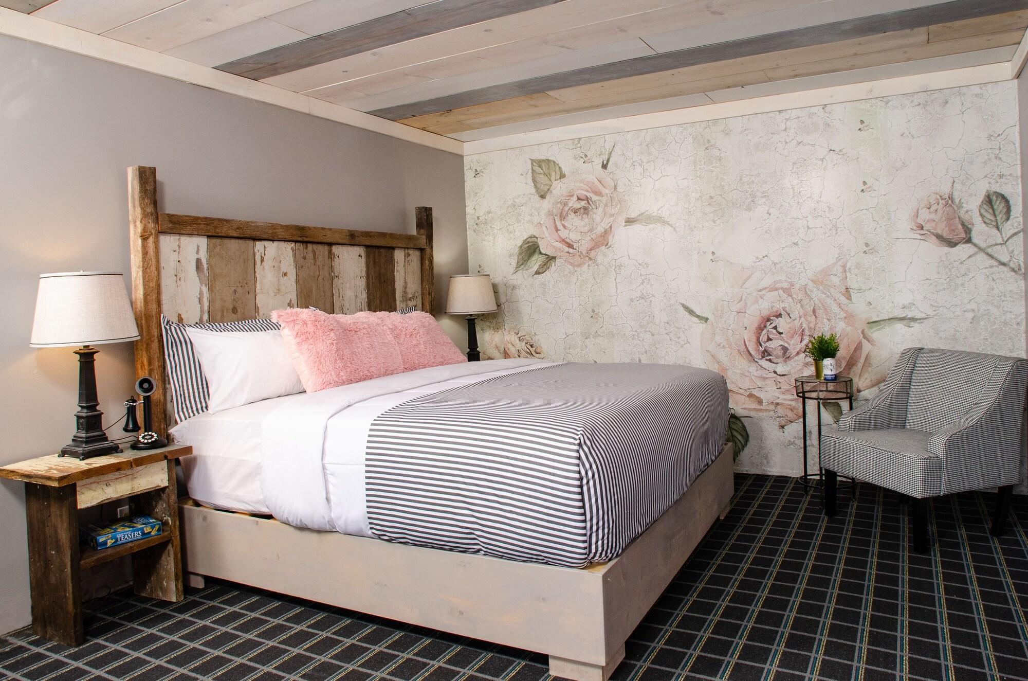 Varios Vintage Block Inn & Suites