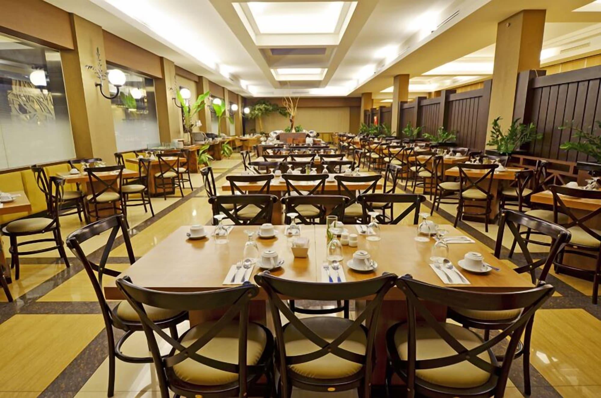 Restaurant The Axana Hotel