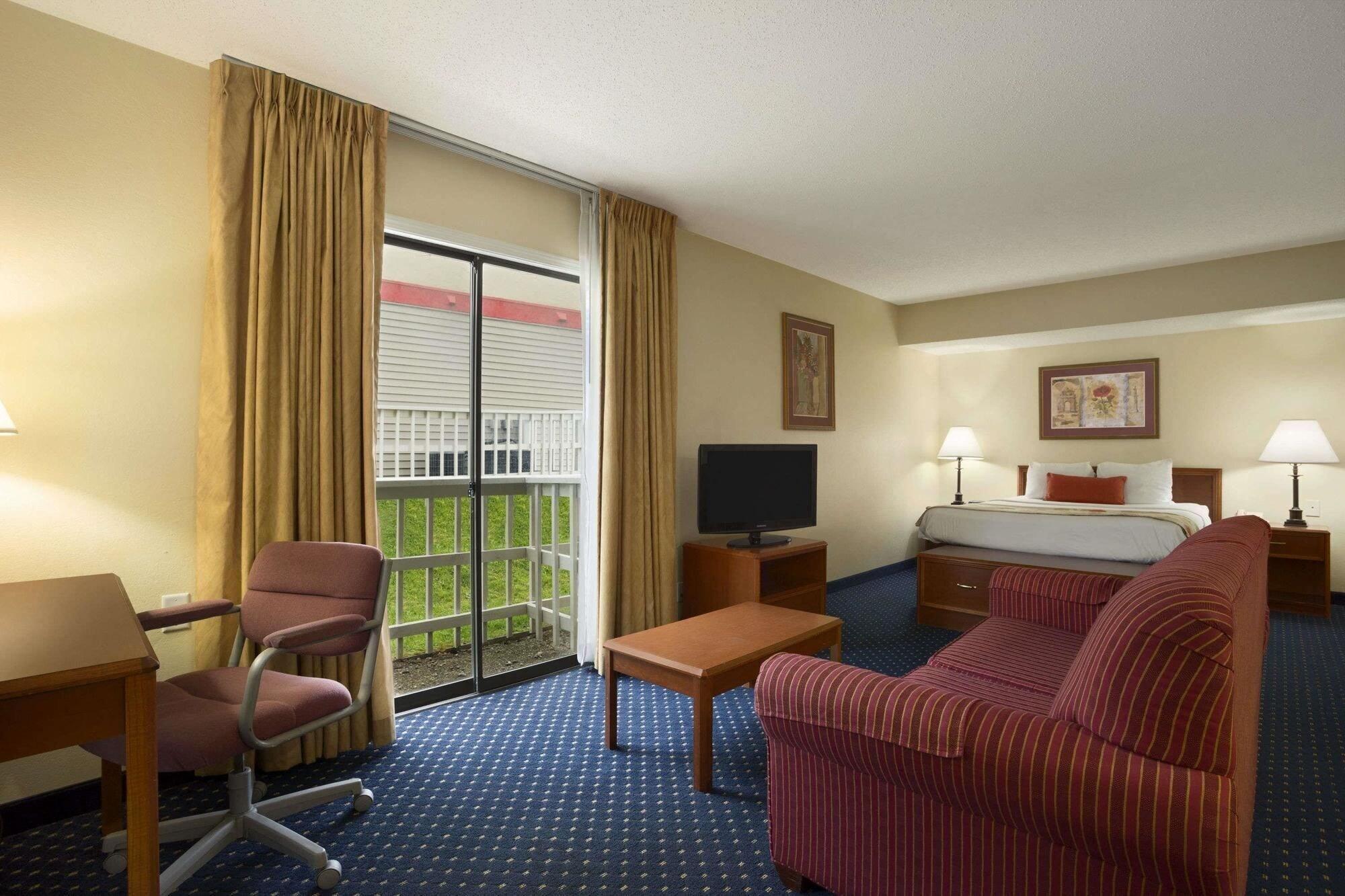 Varios Affordable Suites of America Grand Rapids