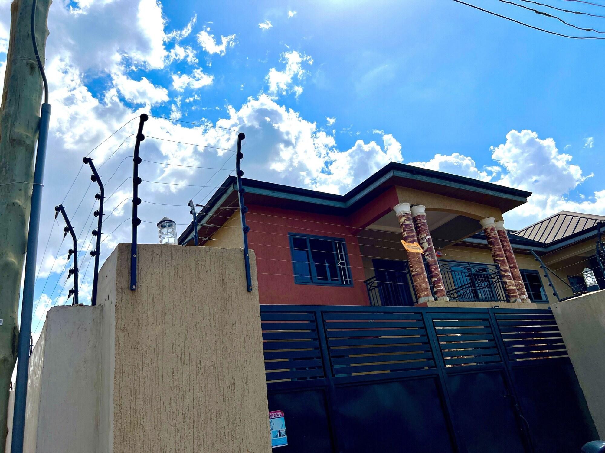 Varios Serene Hostel  Accra