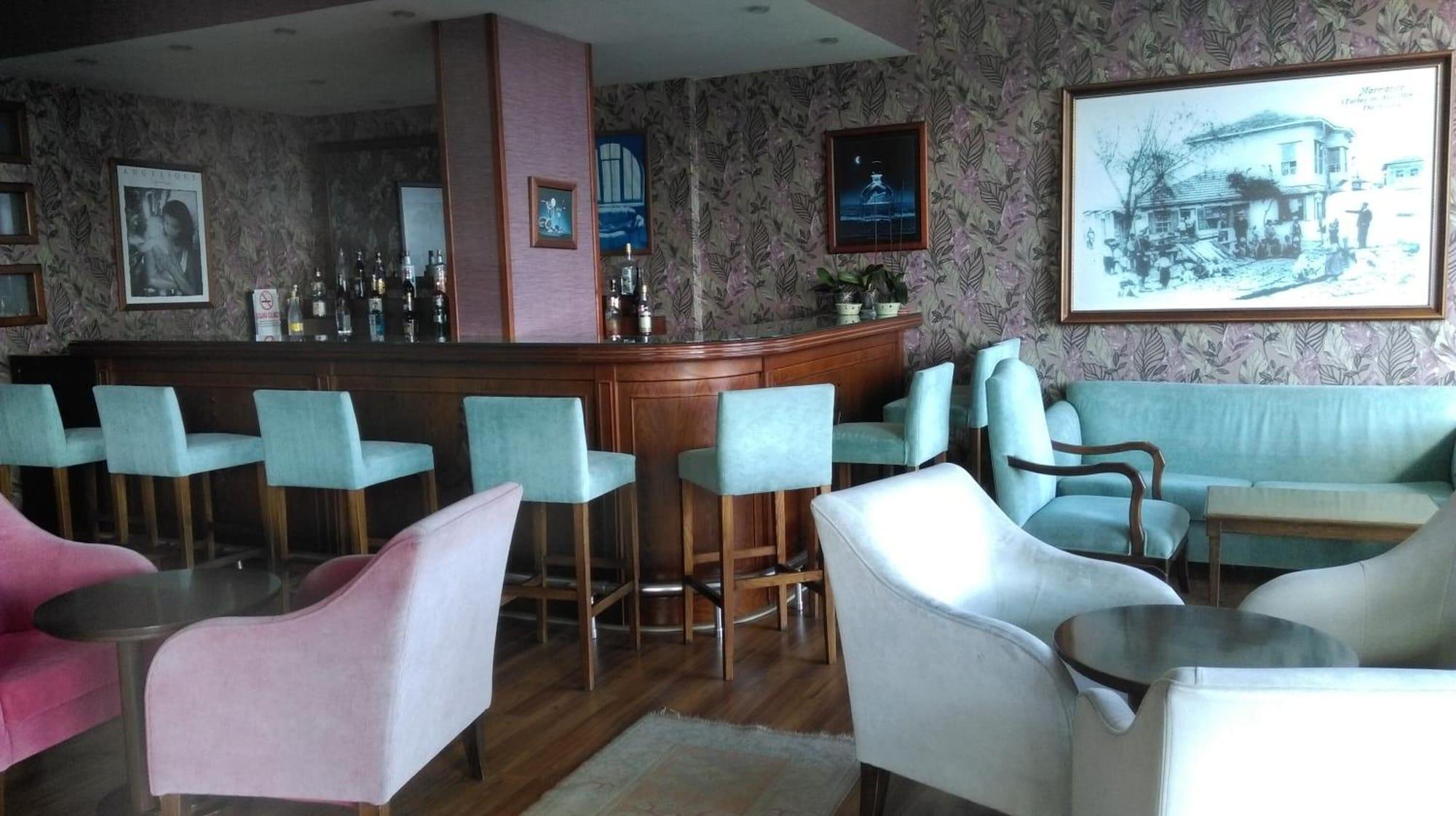 Bar/Salón Candan Beach Hotel