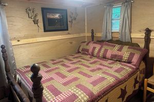 Alquiler Vacacional - 1 BR/1BR Lofted Cabin West Virginia Hatfield McCoy ATV Trails