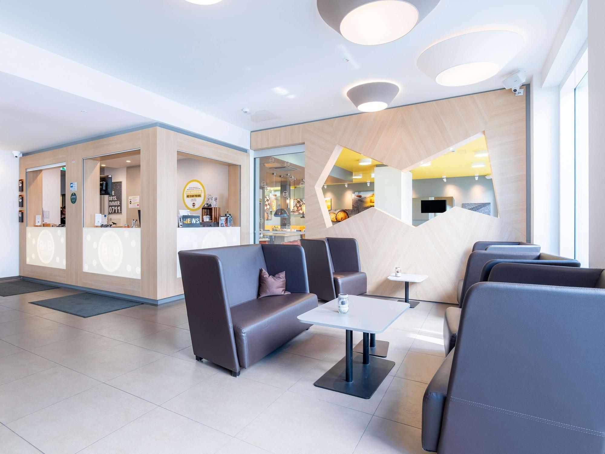Vista Lobby B&B Hotel Stuttgart-Zuffenhausen