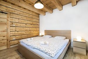 Alquiler Vacacional - Large apartment in Chalet with pool, mountain view and garden