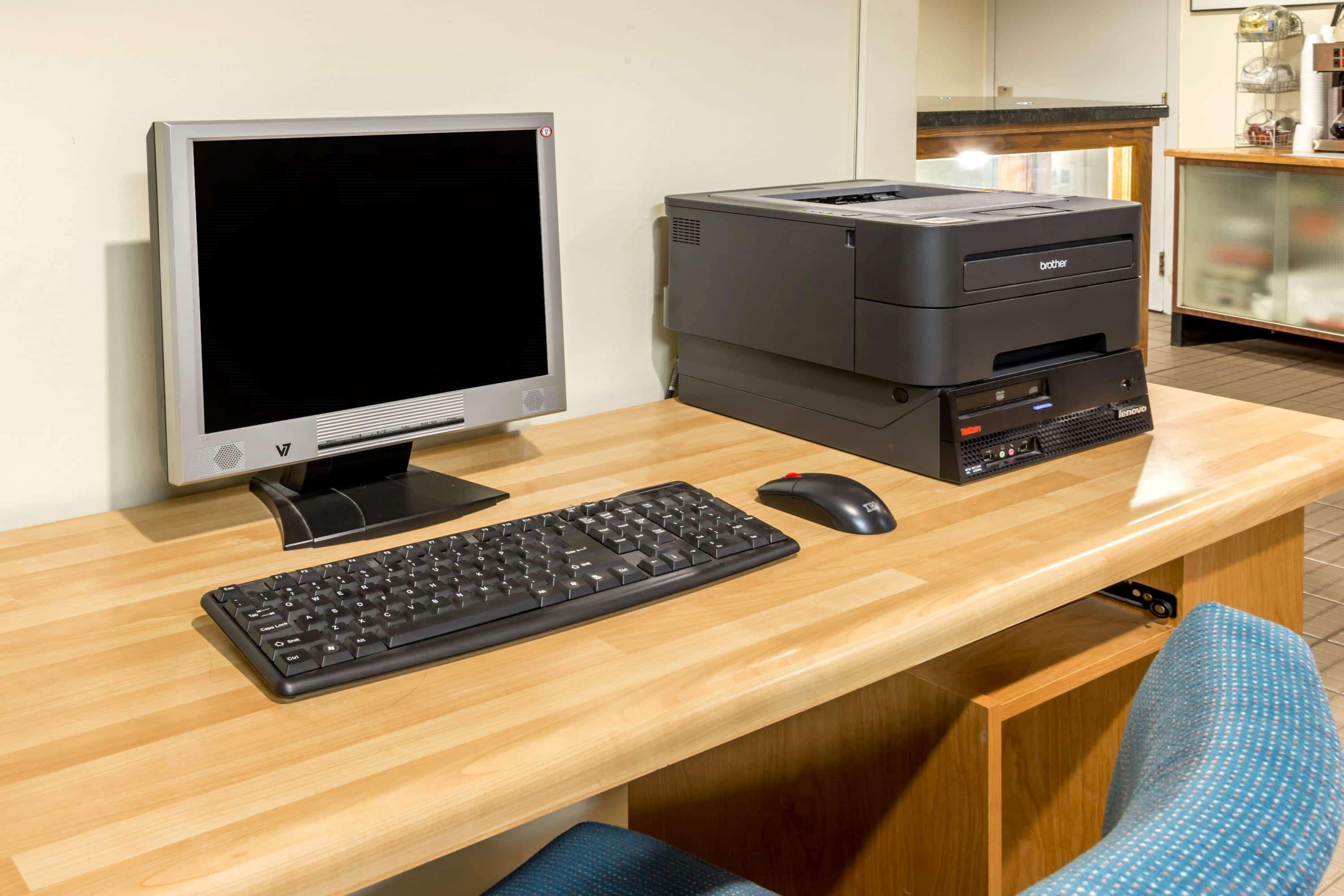 Centro de Negocios Howard Johnson by Wyndham Tillsonburg