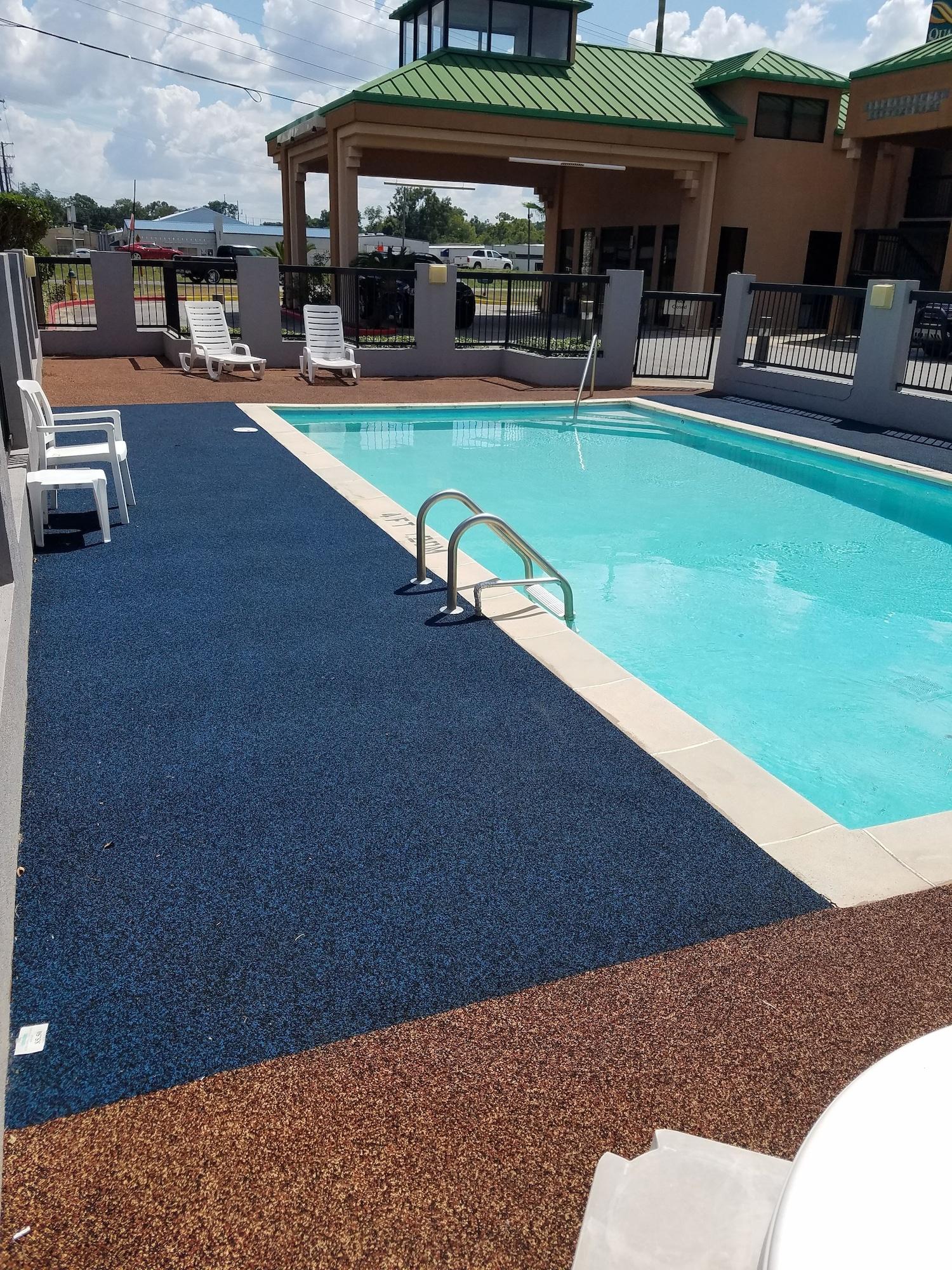 Vista Exterior Quality Inn Alexandria