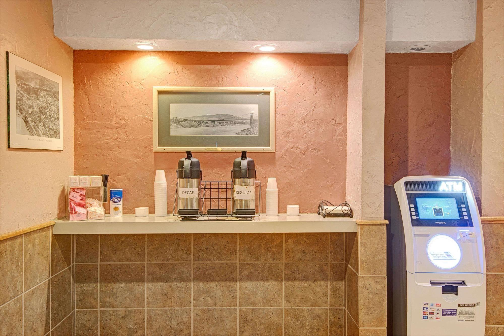 Comodidades del Alojamiento Knights Inn Wheeling