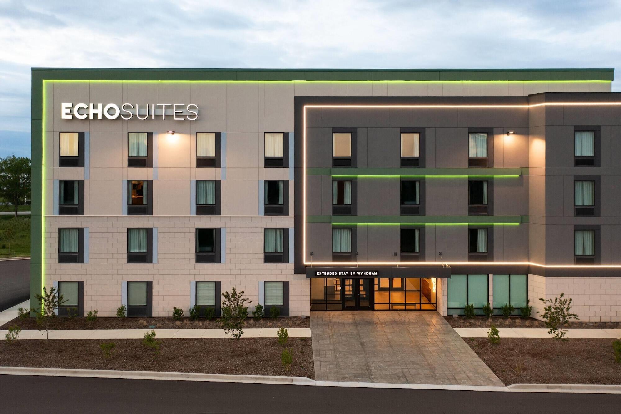 Vista Exterior ECHO Suites Extended Stay by Wyndham Indianapolis AmeriPlex