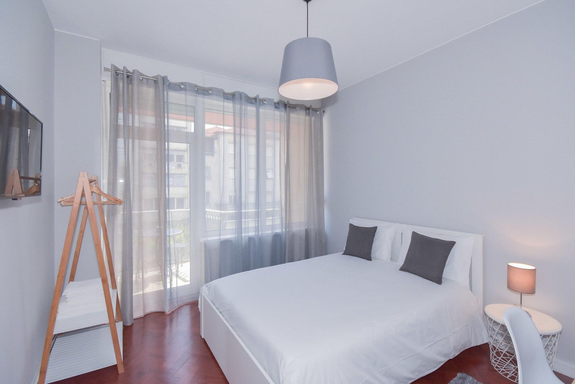 Varios Lolla's City House