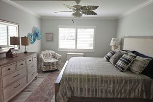 Alquiler Vacacional - Naples 2-bedroom Condo for Lease w/Stunning Water Front Views & Spacious Living!