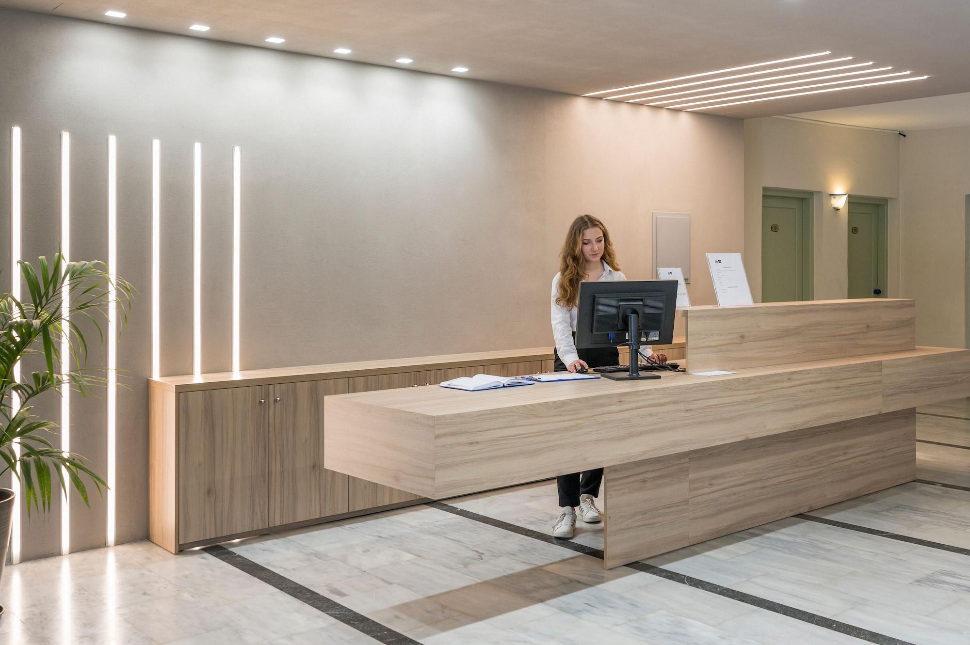 Vista Lobby Summer Beach