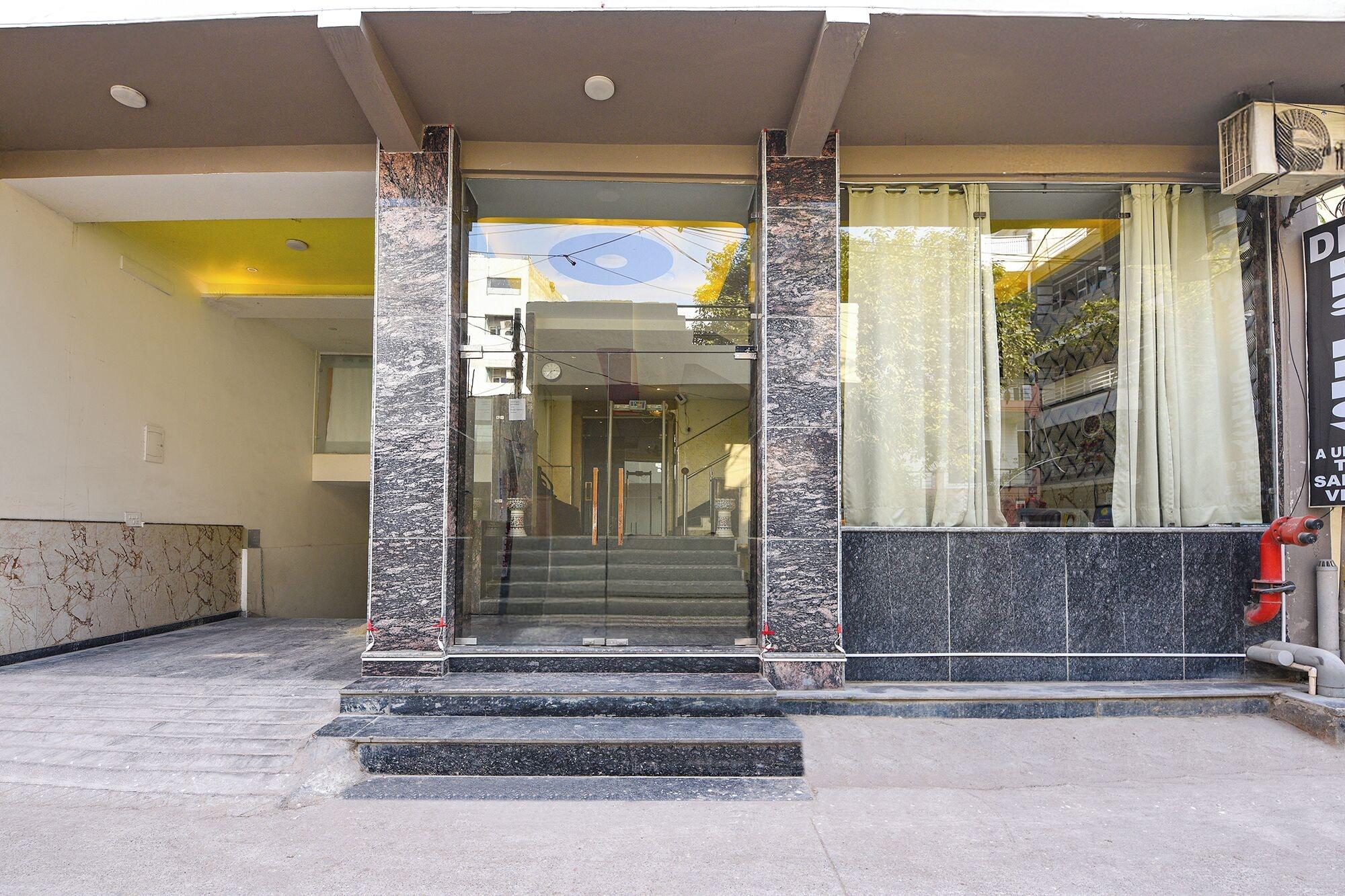 Vista Exterior Fabhotel Dev Residency