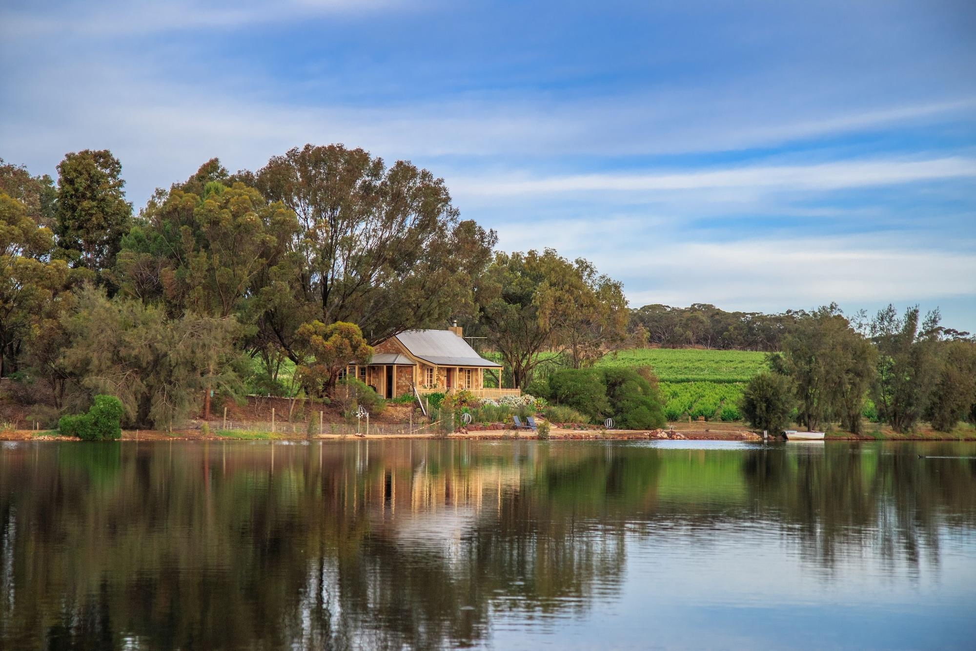 Varios Stonewell Cottages & Vineyards