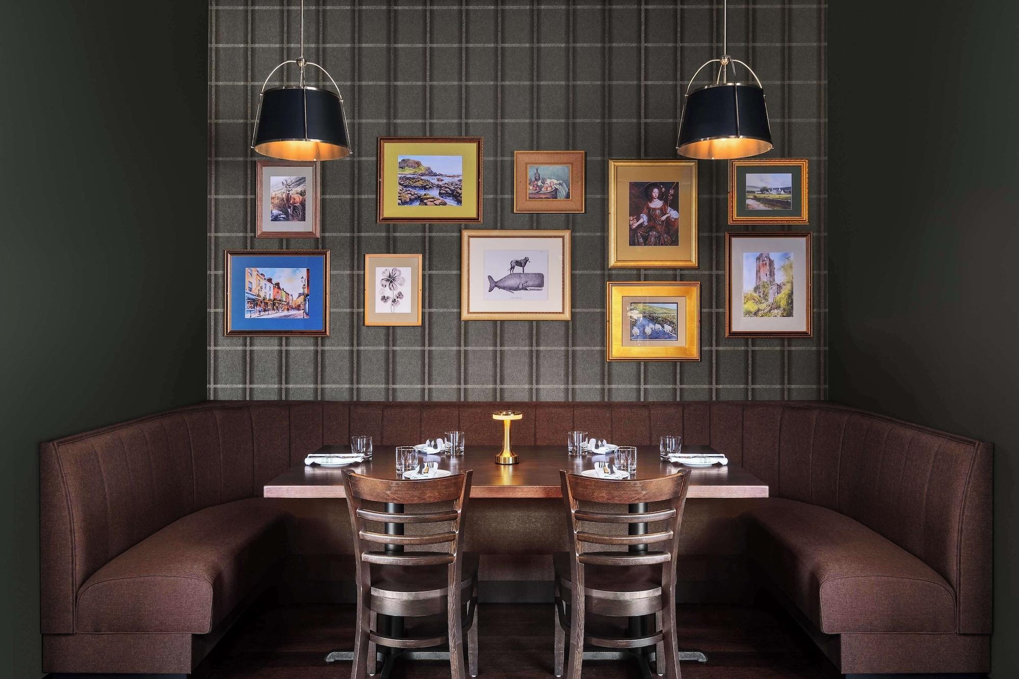 Bar/Salón The Well House Hamilton, Tapestry Collection By Hilton