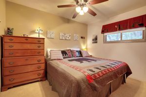 Alquiler Vacacional - Lakefront Rhinelander Cabin w/ Dock & Fire Pit!