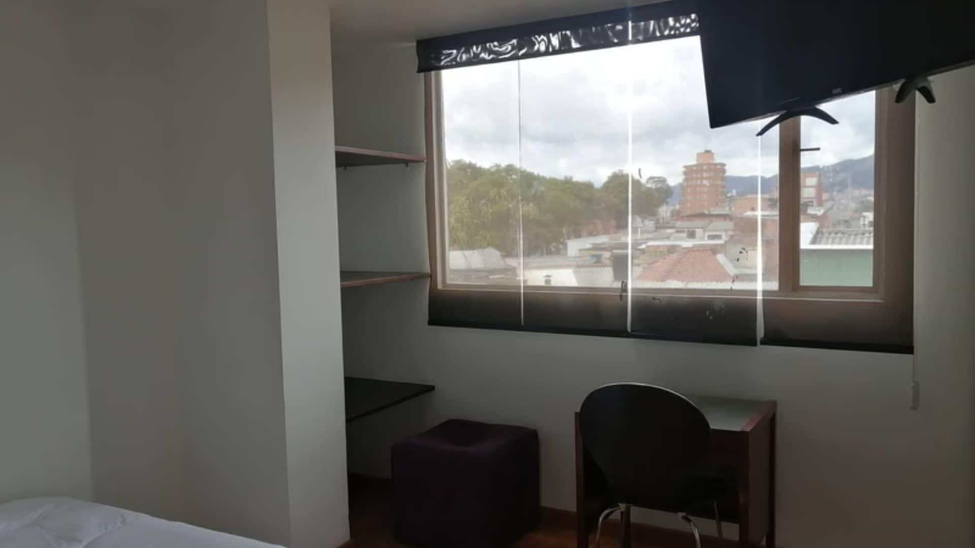 Habitación Room in Guest Room - Close to the Family Embassy 1