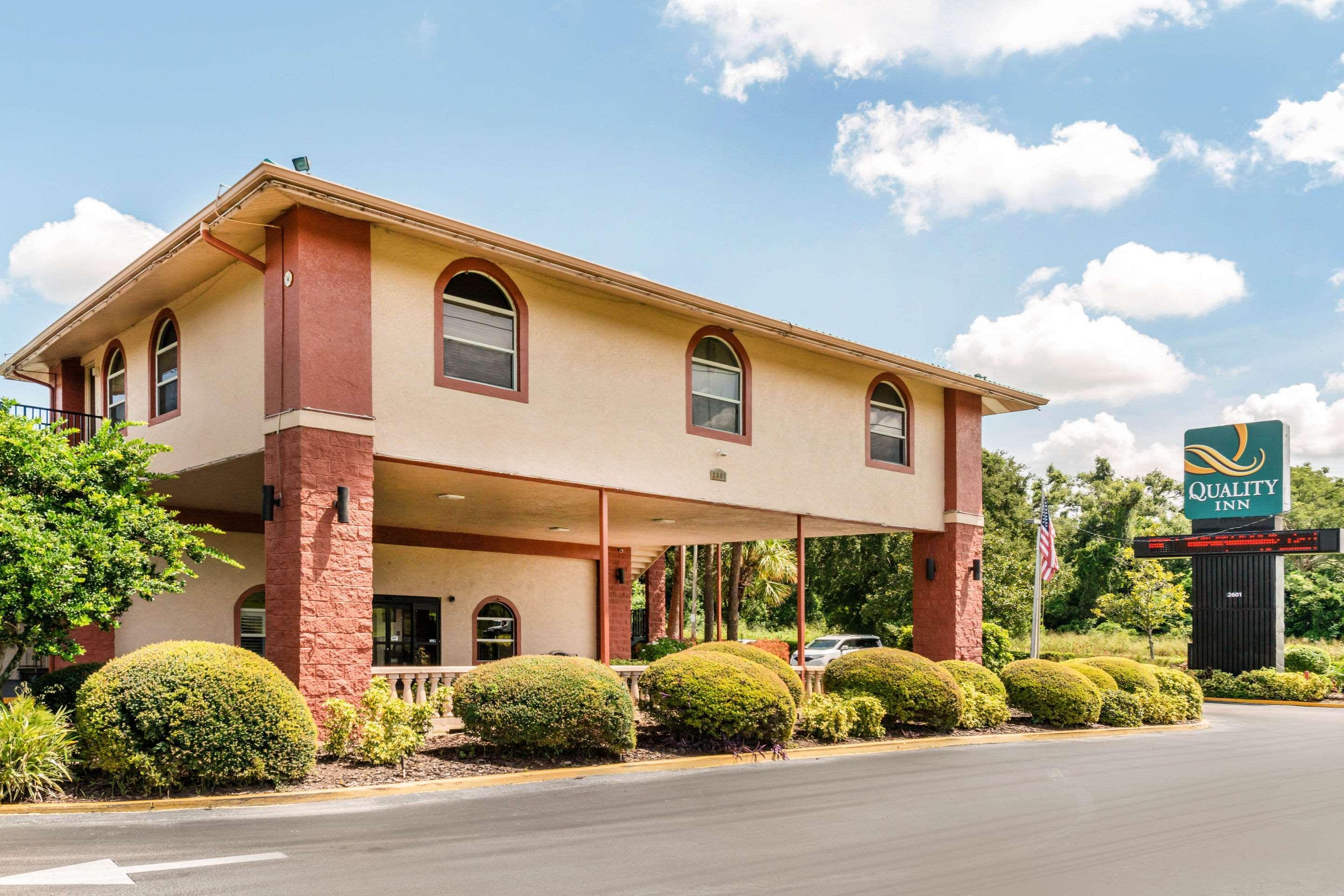Vista Exterior Quality Inn & Suites Orlando Airport