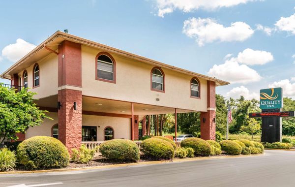 Quality Inn & Suites Orlando Airport - Hoteles cerca de Cerca del Aeropuerto en Orlando