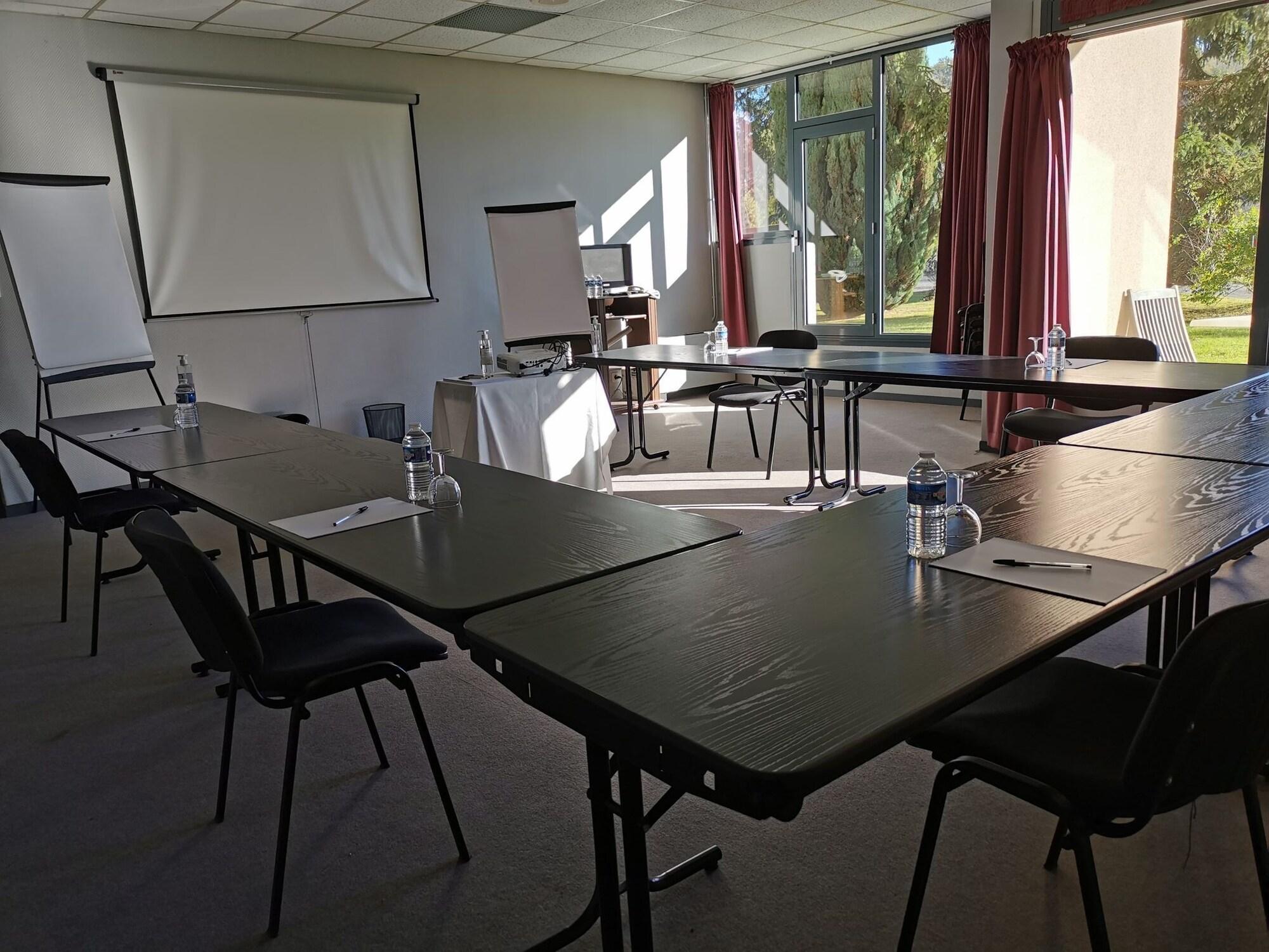 Sala de Reuniones Le Vieux Logis