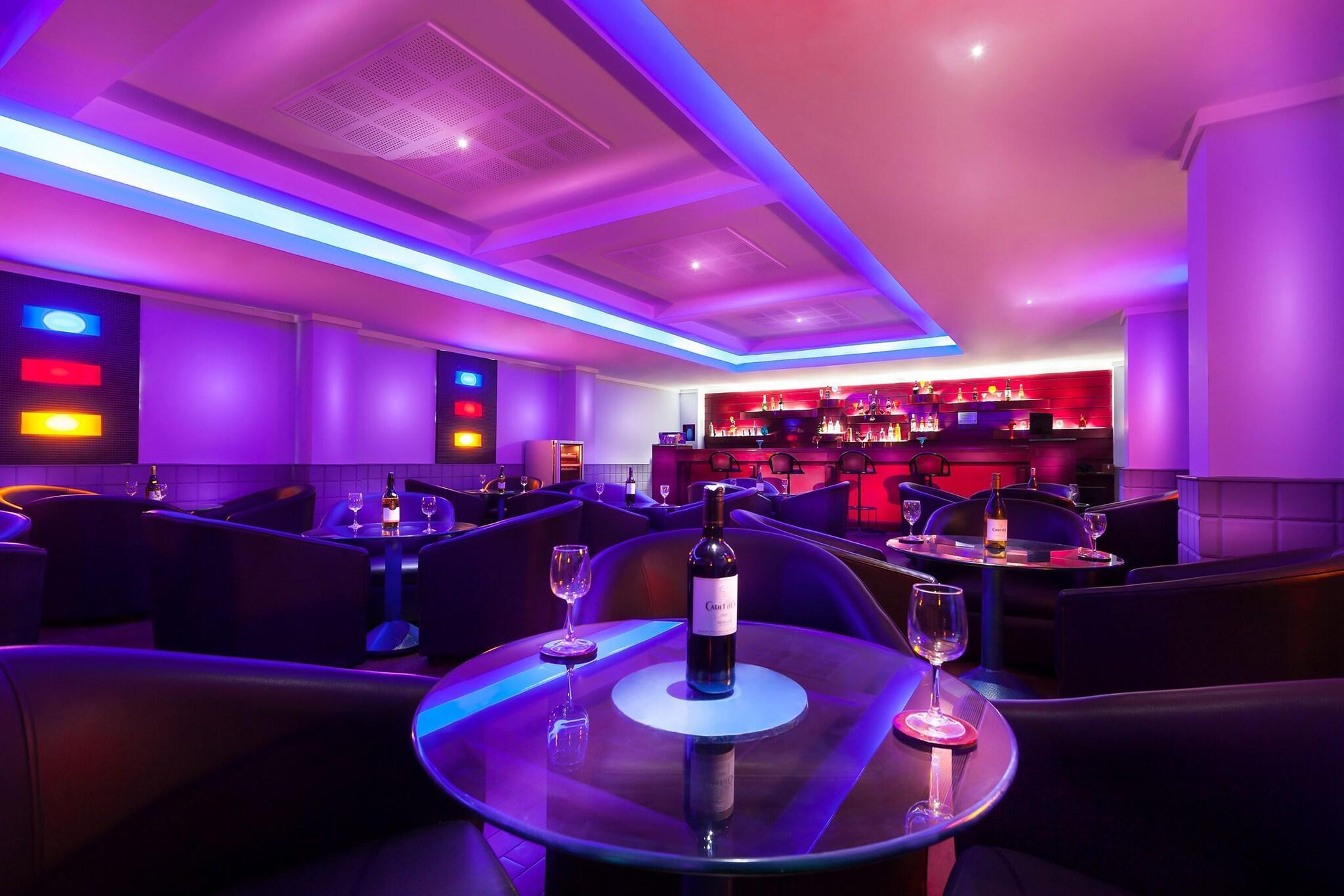 Bar/Salón Regency Madurai by GRT Hotels