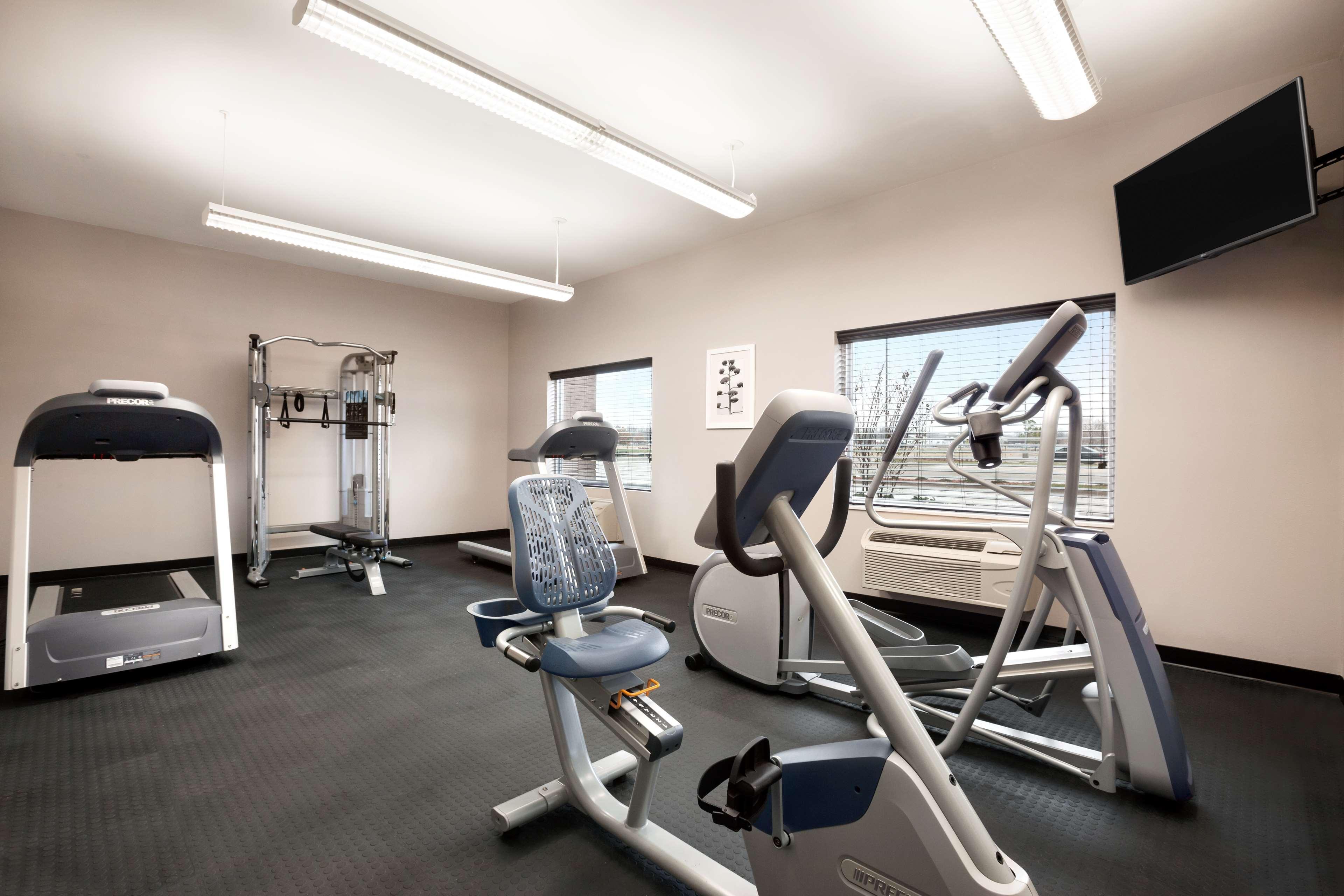 Gimnasio Country Inn & Suites by Radisson, Enid, OK
