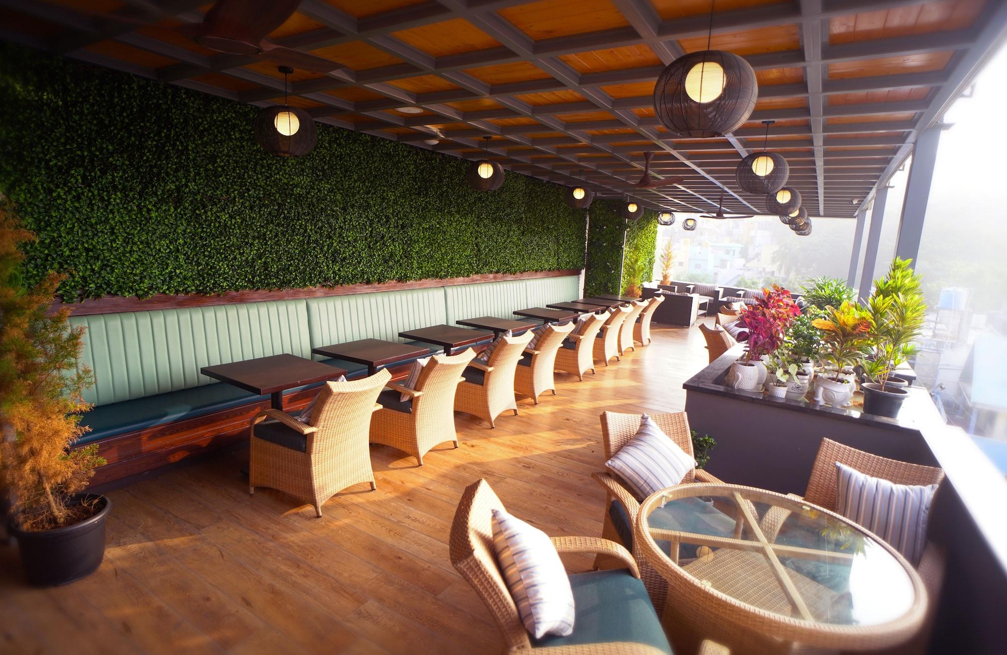 Restaurant Sai Maa Hotel and Residency