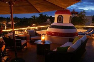 Arriendo temporal - Private Villa, Authentic Cook Included, heated pool, just steps to the beach