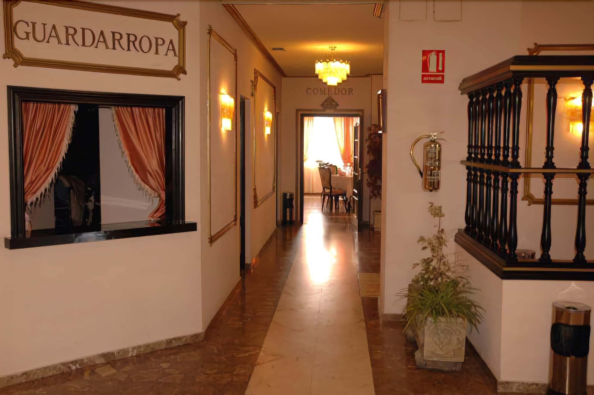 Vista Lobby Hotel Dracos Cebreros